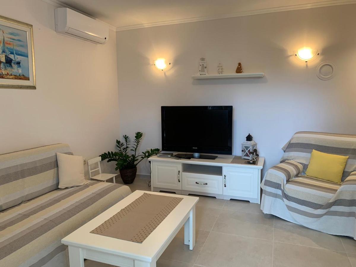 Apartmani Dijana Palit Dış mekan fotoğraf